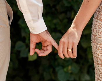 5 Characteristics of a Good Wife According to the Bible