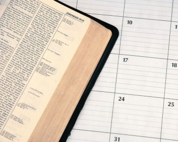 The Bible in Chronological Order (With Free Reading Plan)