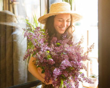 Bible Verses About a Wise Woman (Perfect for Women’s Day)