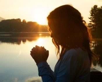 La importancia de la oración: descubre 11 beneficios