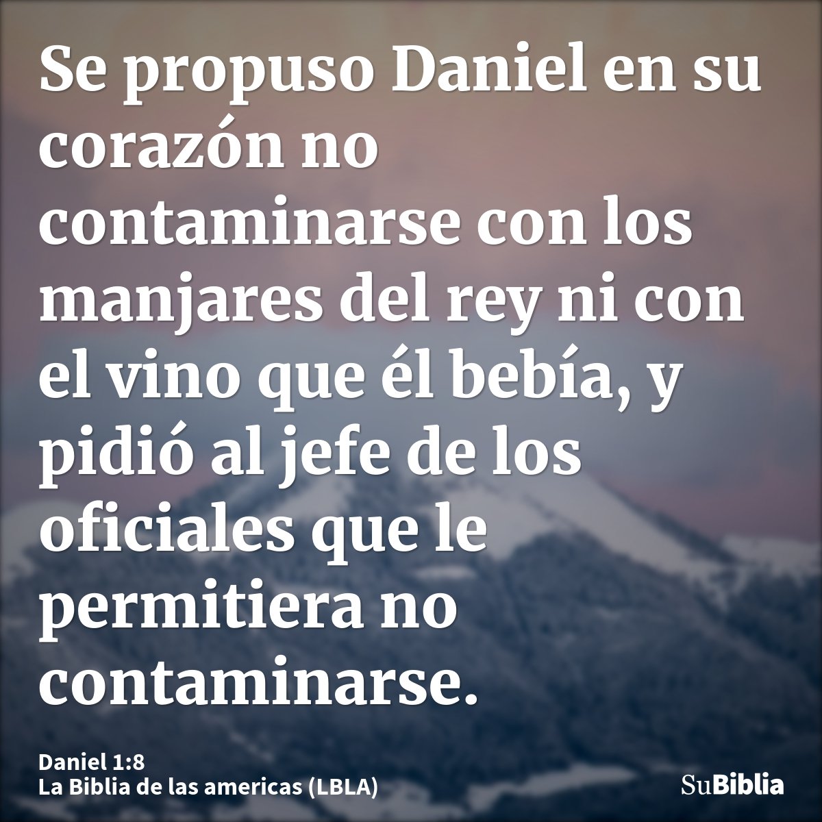 Se propuso Daniel en su corazón no contaminarse con los manjares del rey ni con el vino que él bebía, y pidió al jefe de los oficiales que le permitiera no cont...