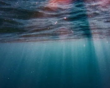 Dios lanza nuestros pecados al fondo del mar (Miqueas 7:19 explicado)
