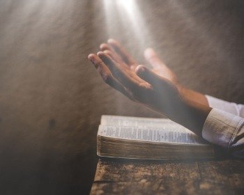 9 oraciones poderosas inspiradas en la Biblia y su explicación