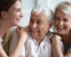 Oración por mis padres: 4 oraciones pidiendo protección, salud y bendición