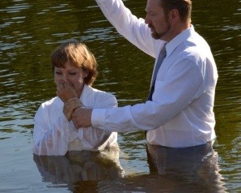 Qué es el bautismo cristiano y su significado