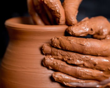 Somos como el barro en manos del alfarero (reflexión)