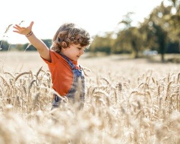 Sean como niños: 9 versículos que lo enseñan