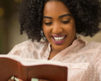 6 versículos sobre encontrar la verdadera felicidad en Dios