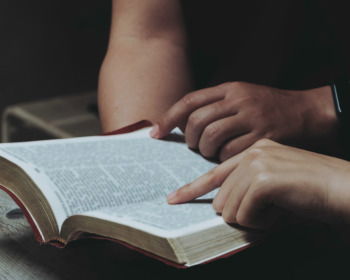 27 versículos sobre no ser cómplice de pecados