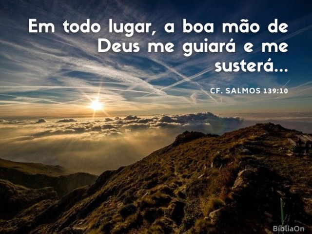 Baseado no Salmo 139:10 - Em todo lugar Deus está comigo - imagem do alto de uma montanha, pedras