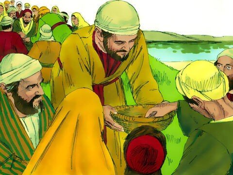 Discípulos repartem os pães abençoados por Jesus - milhares se alimentam até se fartarem