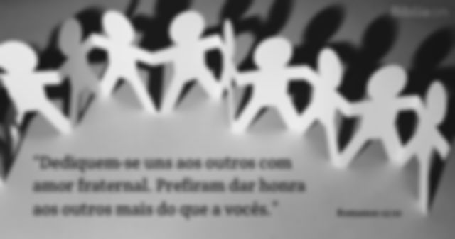 Dediquem-se uns aos outros com amor fraternal. Prefiram dar honra aos outros mais do que a vocês. Romanos 12:10