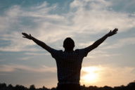 Esboço de pregação sobre alegria: Deus fica feliz com nossa felicidade